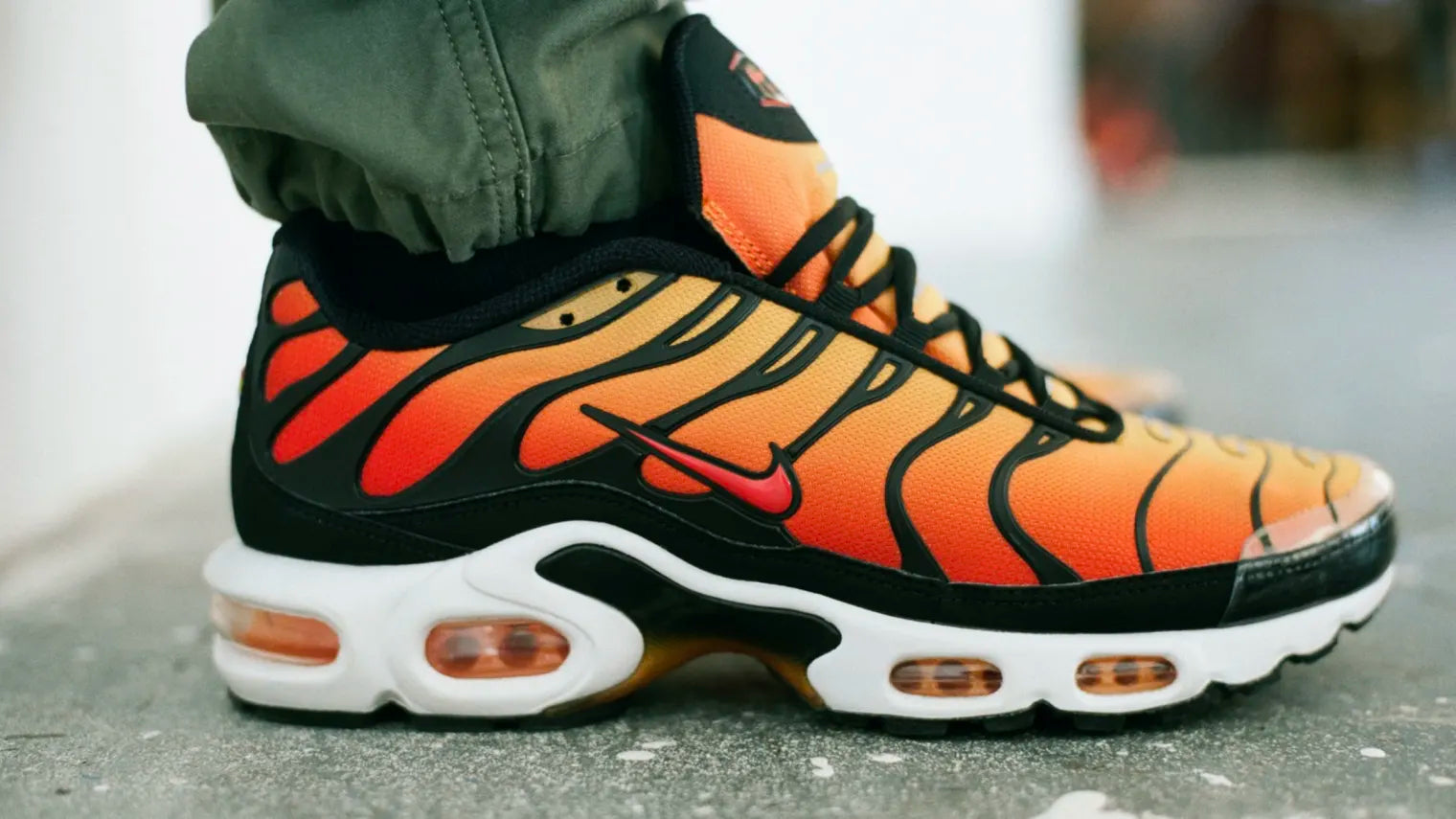 Nike Air Max Plus OG Sunset / Pimento (2018) — Black / Pimento / Bright Ceramic / Resin · Sunset / Pimento (2018 retro)